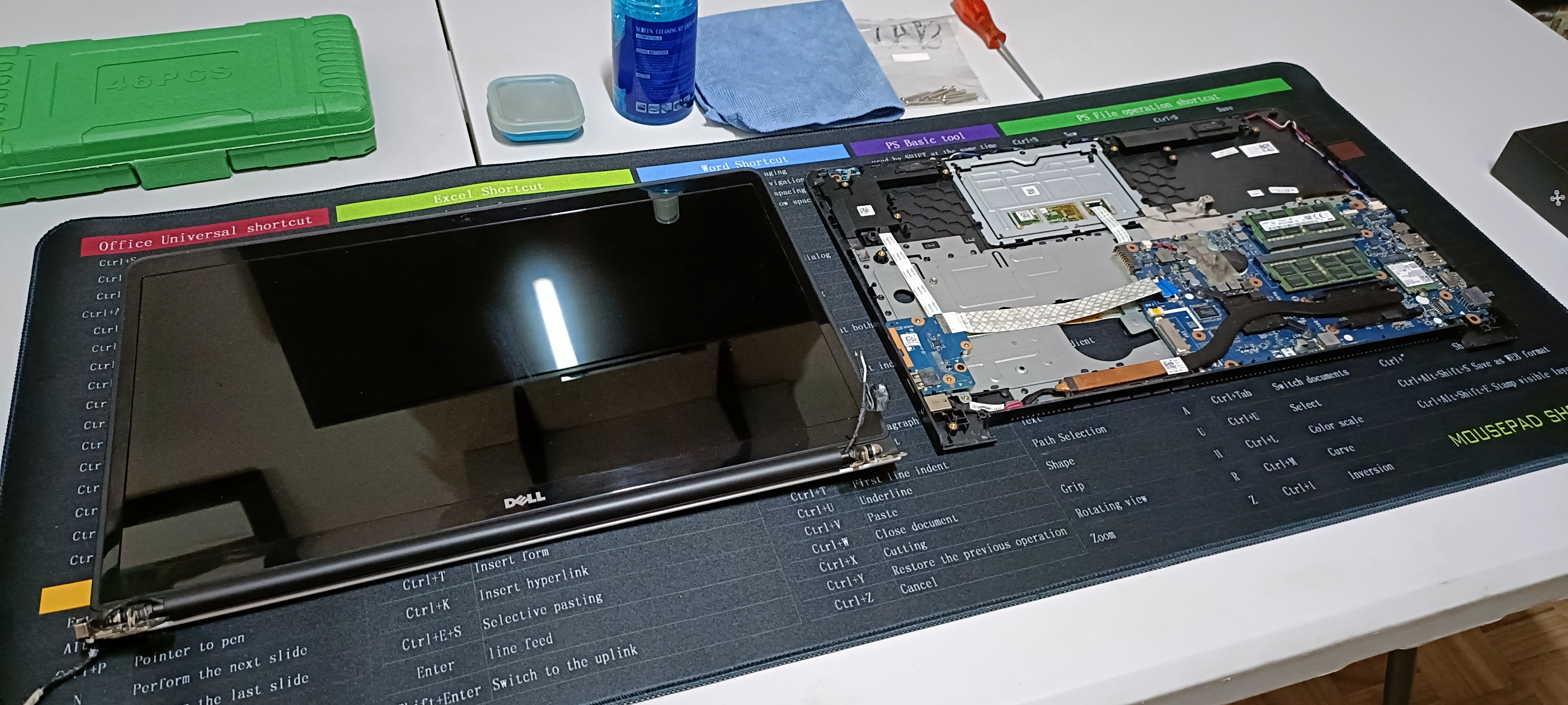 Professional screen and hinge replacement service